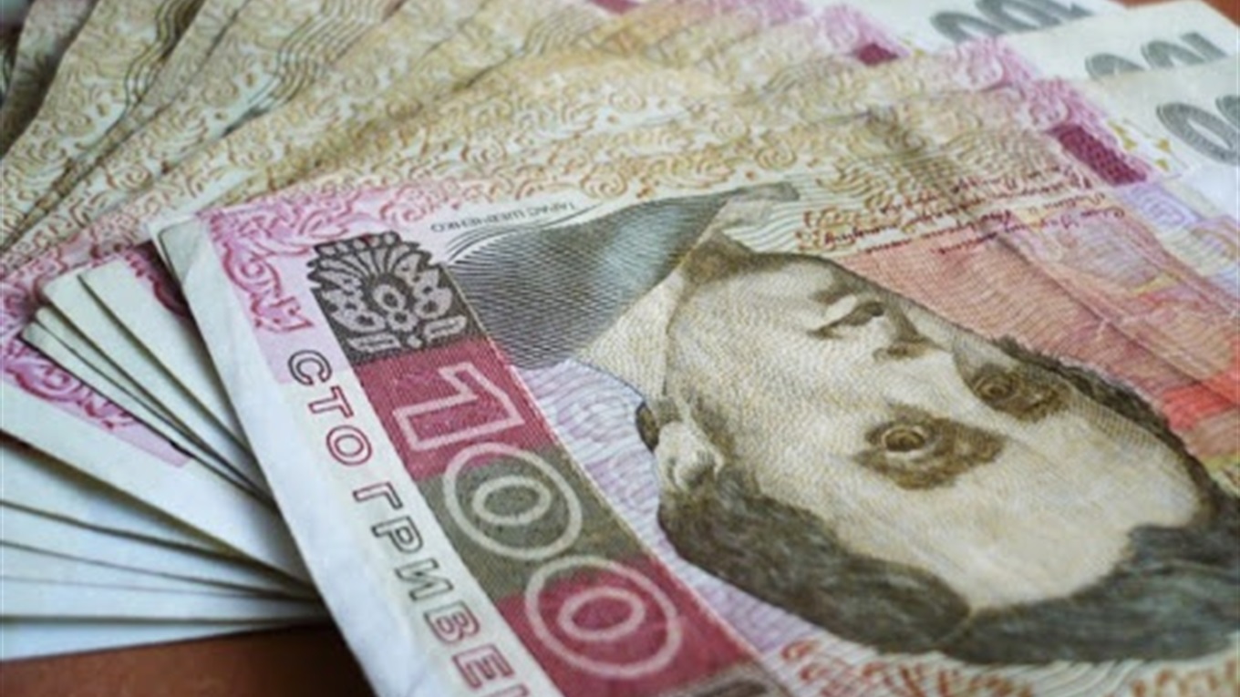 Кабмін планує підвищити зарплати бюджетникам.