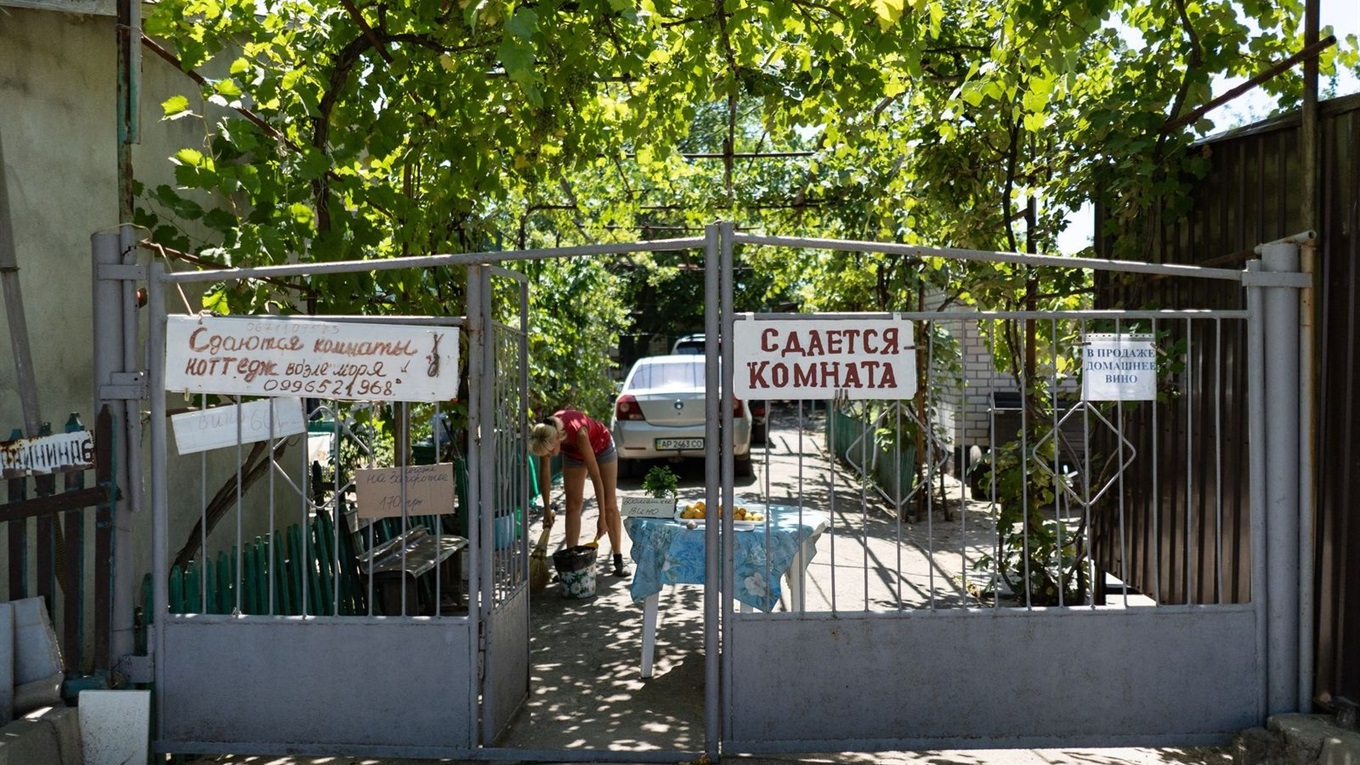 Курка чи яйце. Туристичний бізнес немає ні довіри, ні бажання сплачувати податки