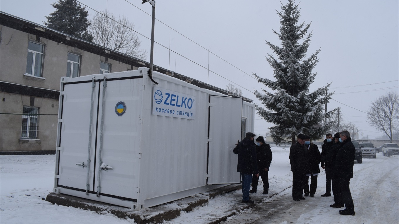 У новоградській лікарні запрацювала нова киснева станція, що виробляє 30 балонів кисню за добу