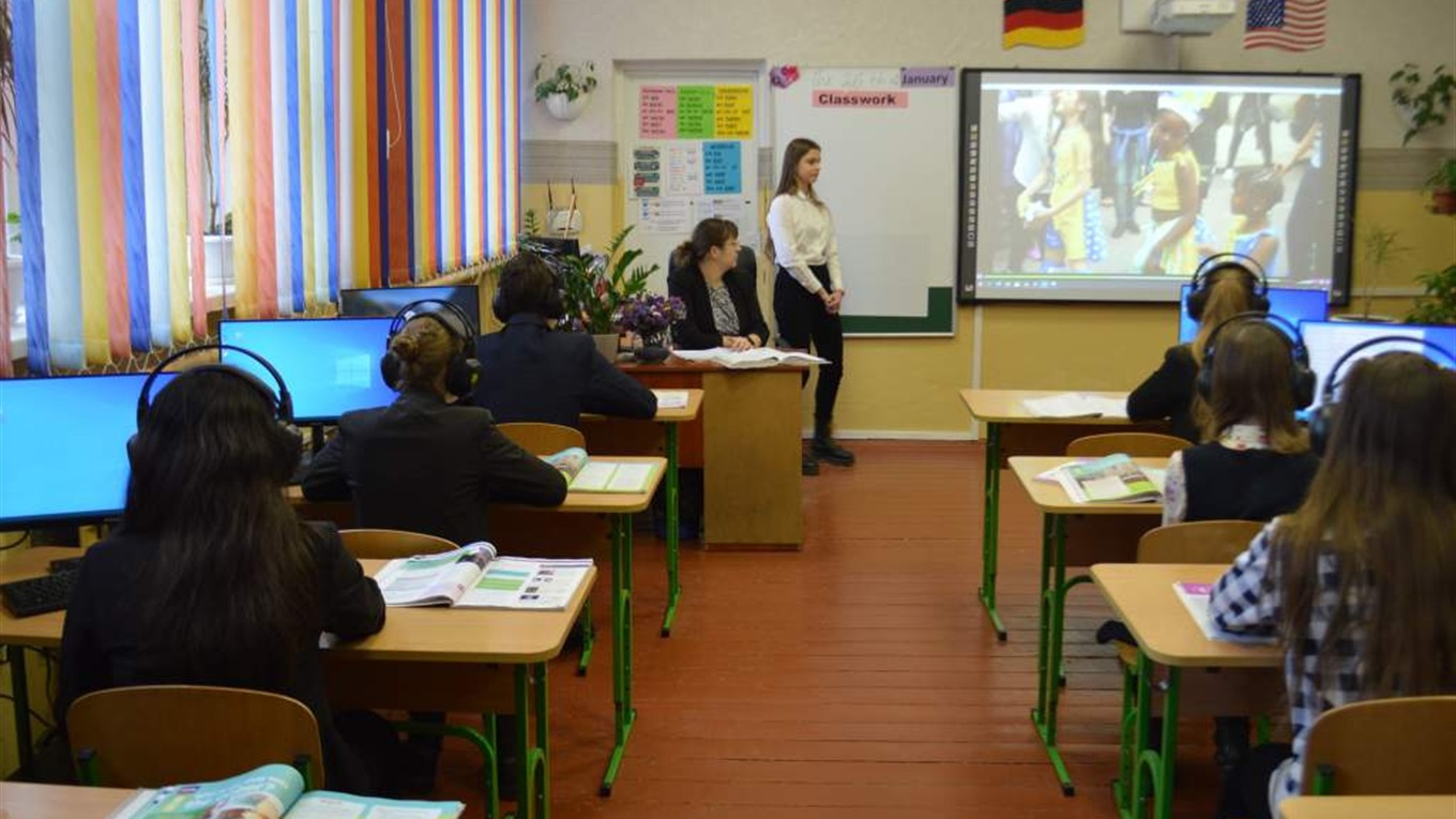 У Кагарлицькому ліцеї завершено встановлення нової апаратури в одному з кабінетів іноземних мов