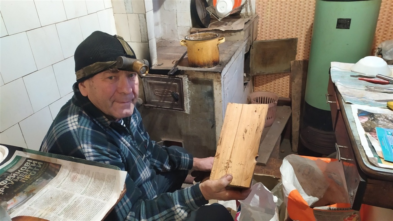 Газ, уголь или дрова. Сравниваем, сколько тратят на отопление в разных городах и домах на востоке