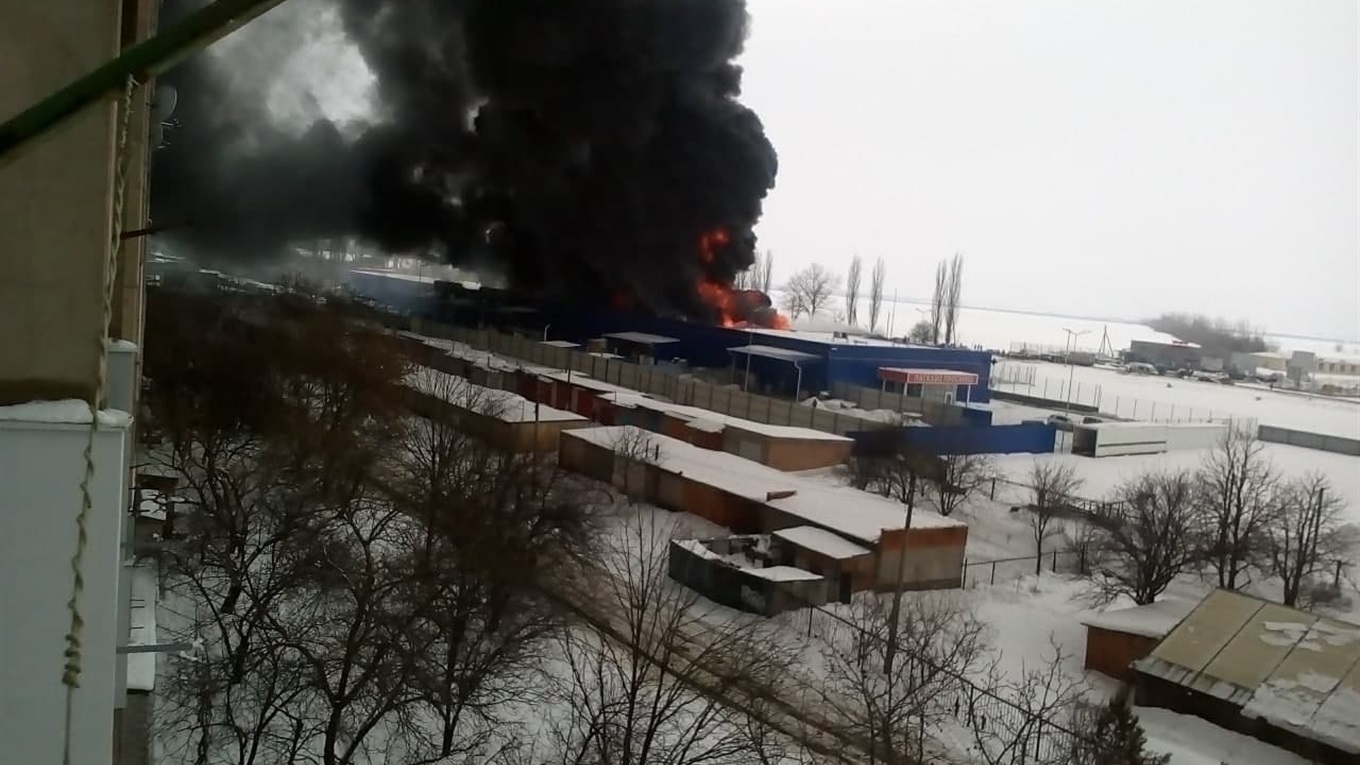 У Первомайську згорів Епіцентр: 2 лютого 2021 року. Матеріал оновлюється