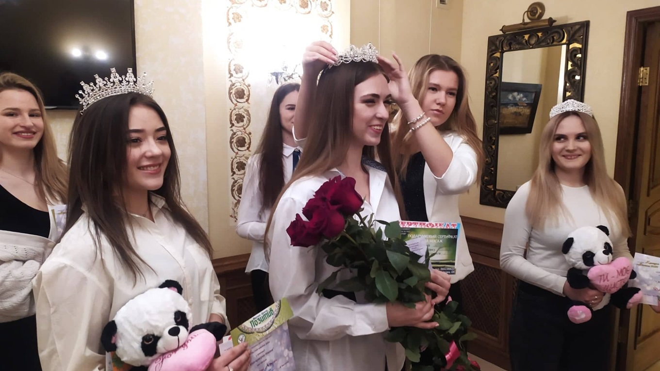 Відбулася церемонія нагородження учасниць онлайн-конкурсу «Красуня Ніжина 2020» 
