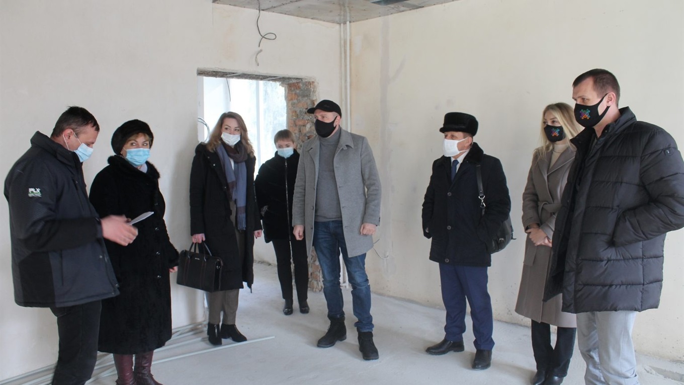 Голова Хмельницької ОДА проінспектував хід ремонтних робіт у старокостянтинівській лікарні