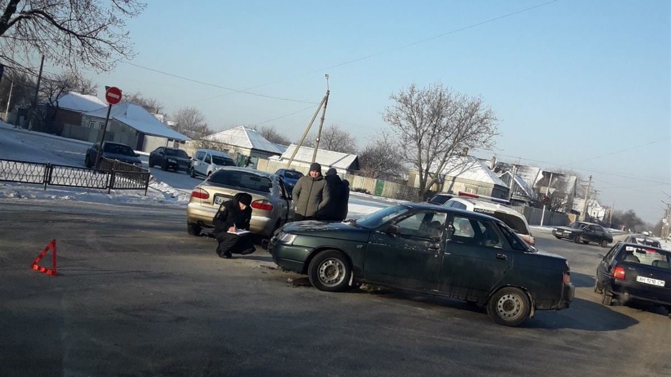 Аварія у центрі міста: у Лозовій зіткнулися дві легкові автівки