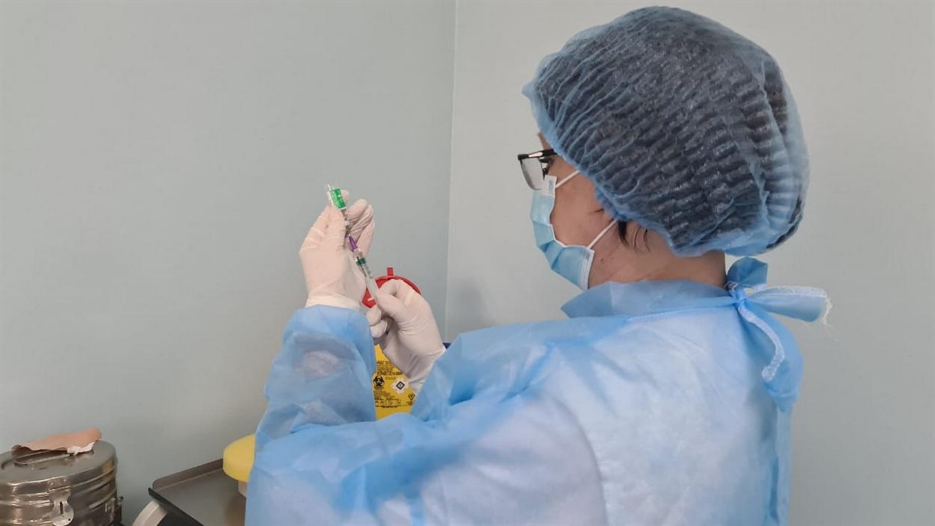 В Измаиле пограничные медики прошли вакцинацию от COVID-19