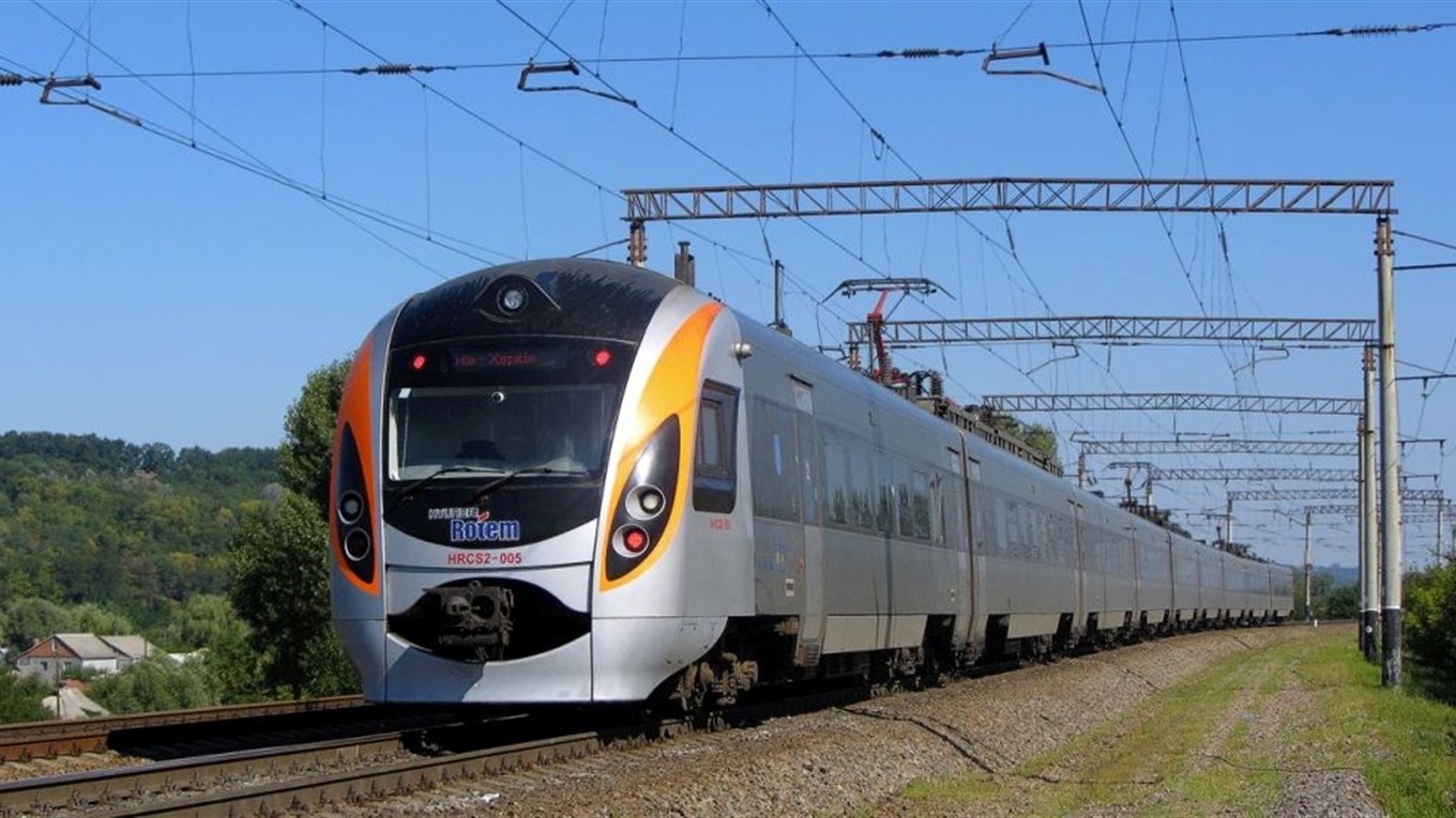 Укрзалізниця змінює графік поїздів на херсонські курорти
