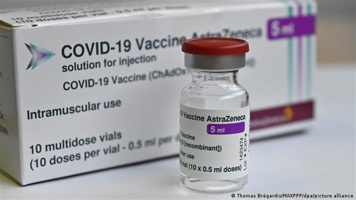 Несколько стран временно приостановили вакцинацию препаратом AstraZeneca: каковы причины