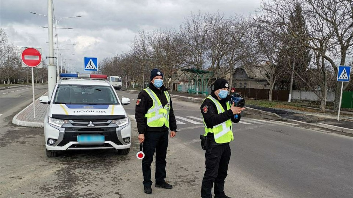 Гонщиков на дорогах Измаила и трассе Измаил-Одесса начали наказывать гривной. Но правомерно ли?