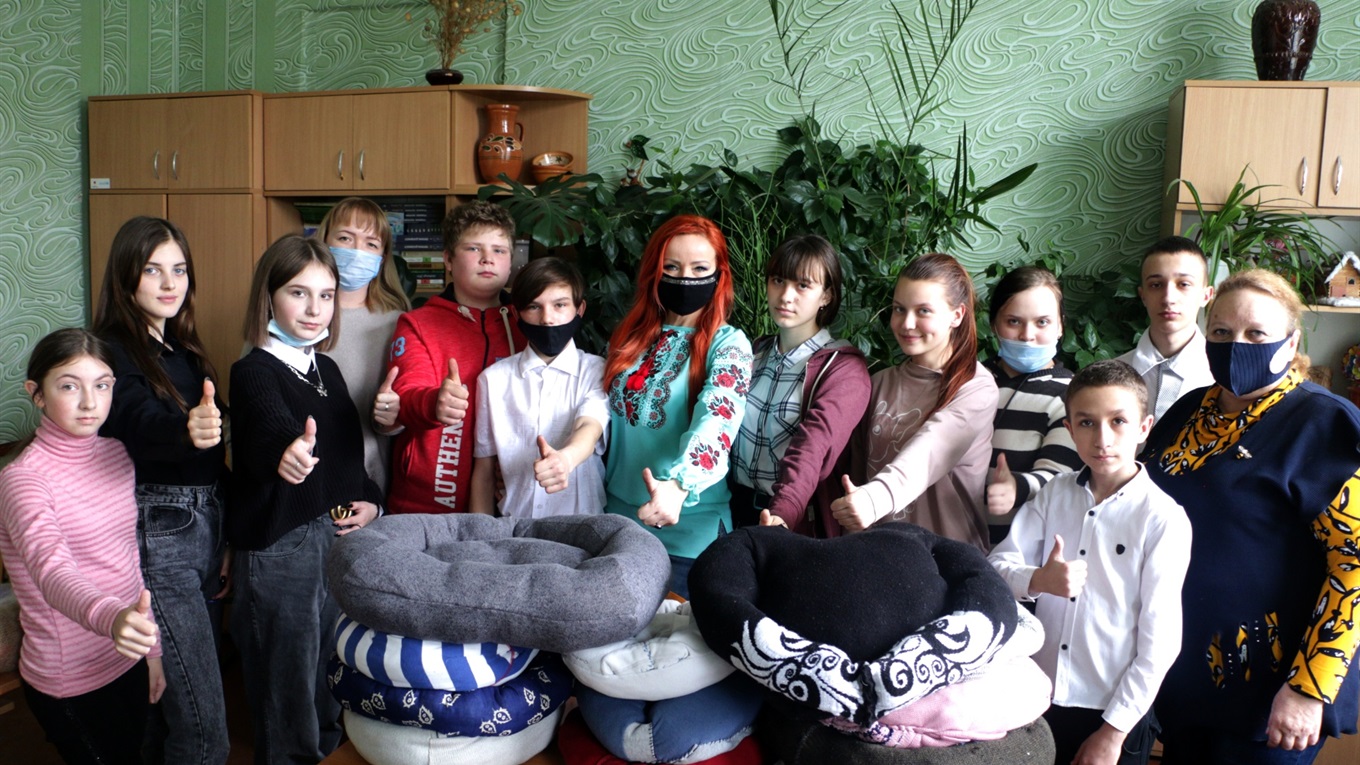 Попаснянська школа № 21 долучилась до Всеукраїнської благодійної акції «Подарунок для пухнастика»