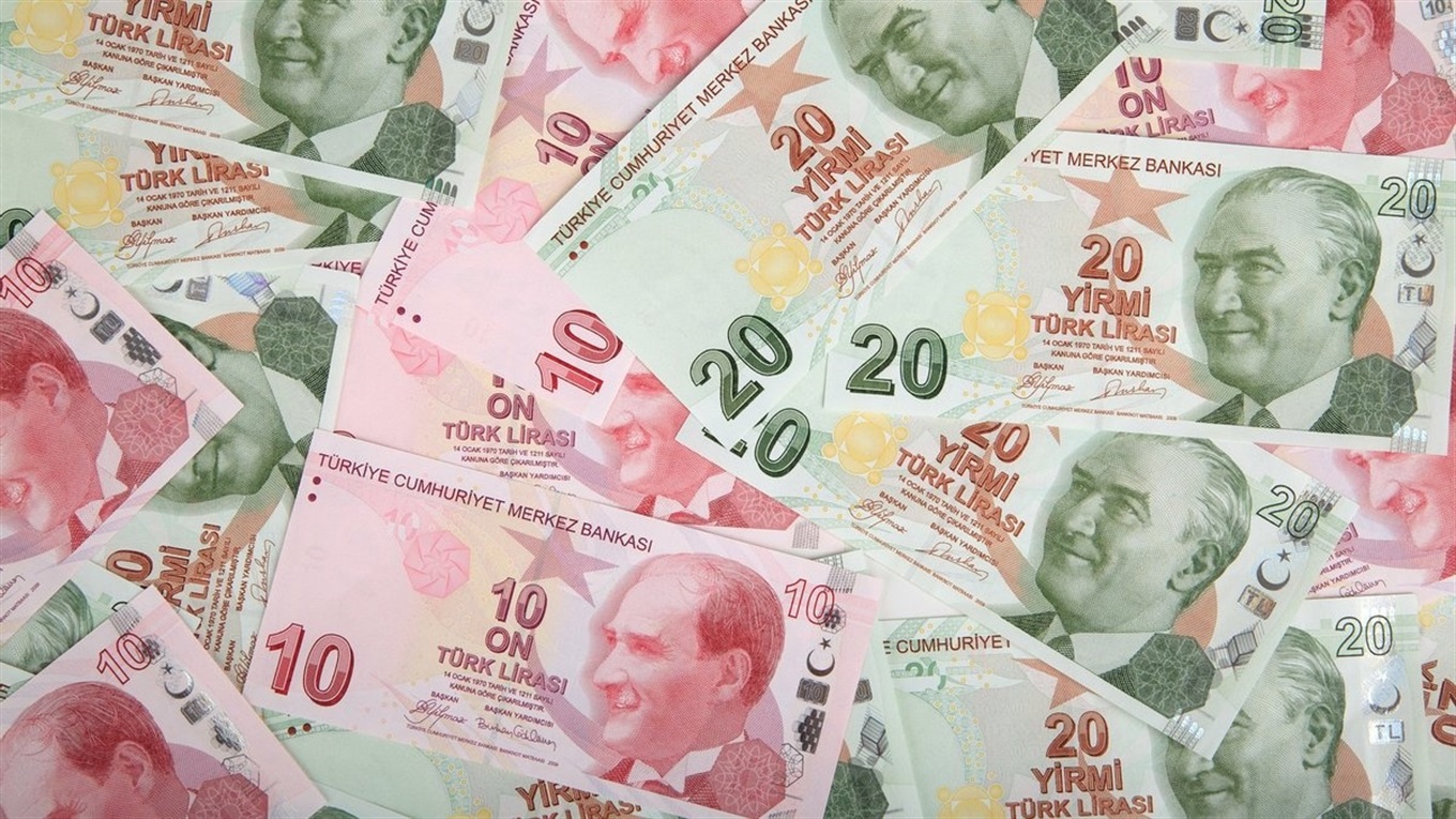 Турецька валюта знецінилася: як це вплине на туристів з України