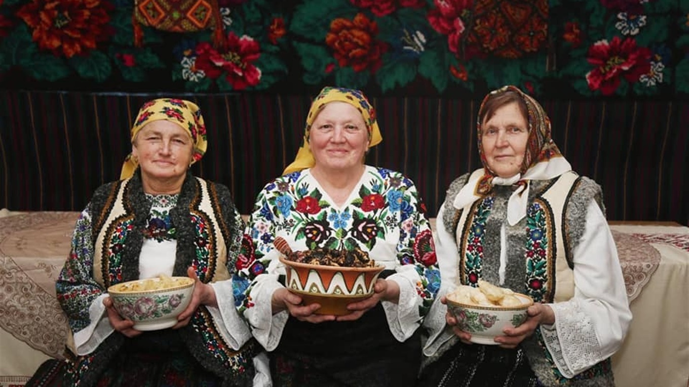 Рецептами книґлів і пирогів ділилися ґаздині з Лашківки і Витилівки для посібника "Смаки Буковини"