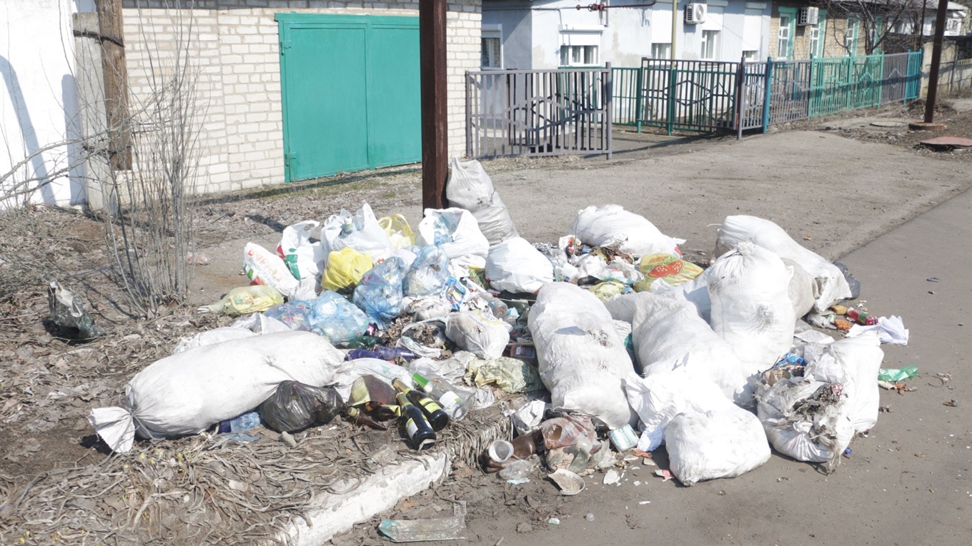 Разбирались, почему появились новые свалки в Попасной
