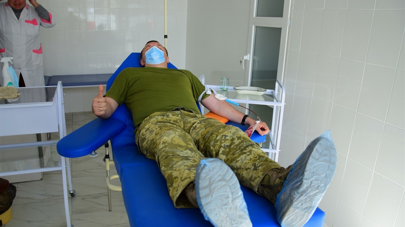 Измаильские пограничники присоединились к акции, став донорами крови
