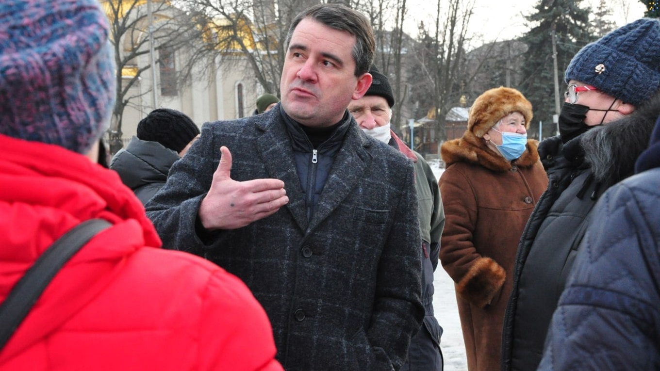 Мэру Славянска надоел балаган на сессиях горсовета. Он хочет ВЦА и перевыборы. Это вообще реально?