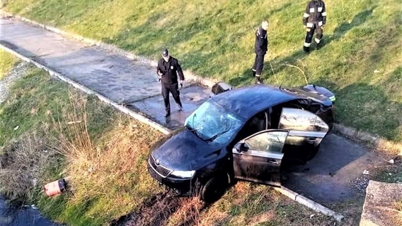 Водій під амфетаміном, авто - у каналі, штраф 17 тисяч гривень: деталі резонансної аварії у Нетішині
