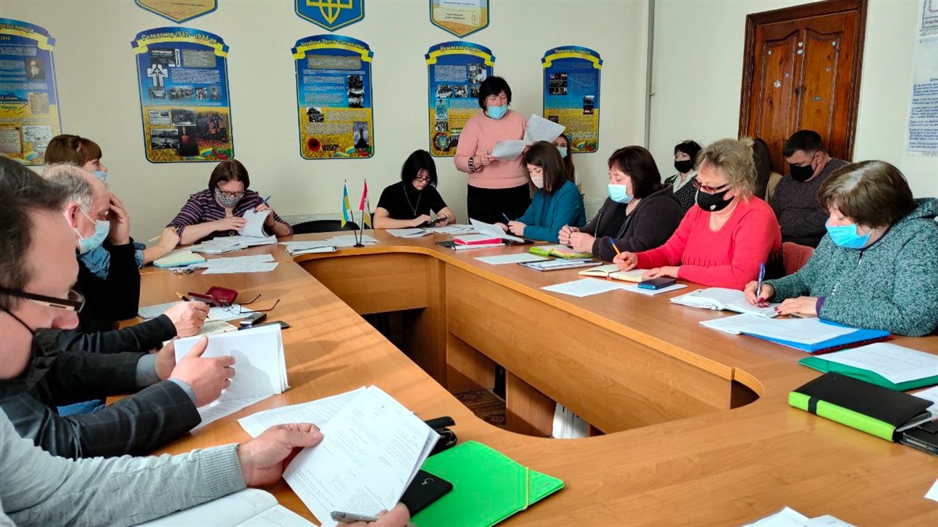 У Сватовому на виконкомі міськради створили Молодіжну раду і Громадську платформу: що це за органи