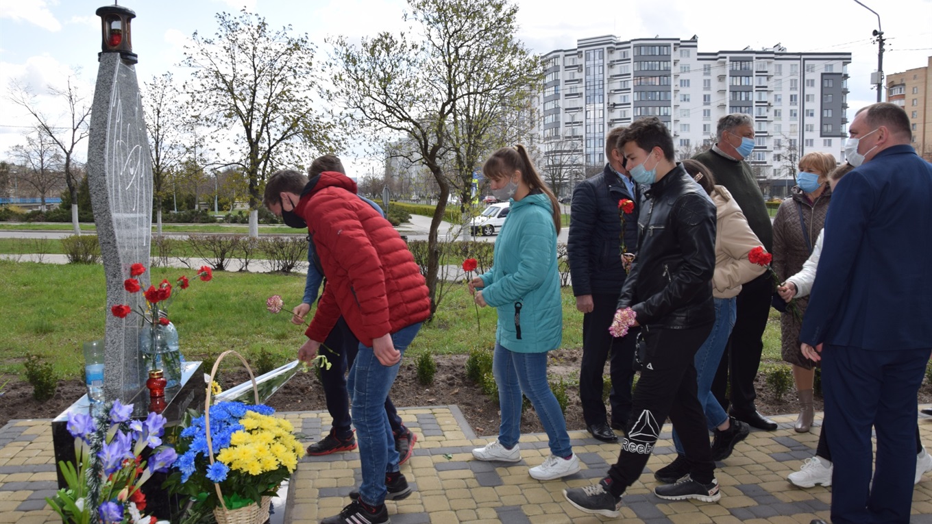 У Нетішині мешкає понад тисячу «чорнобильців»: у місті атомників Чорнобиль особливо болить