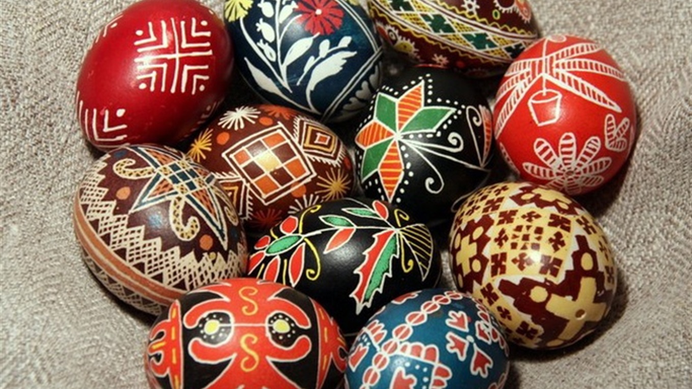 Майстер-класи зі створення традиційних та оригінальних писанок від майстринь Кіцманщини — відео
