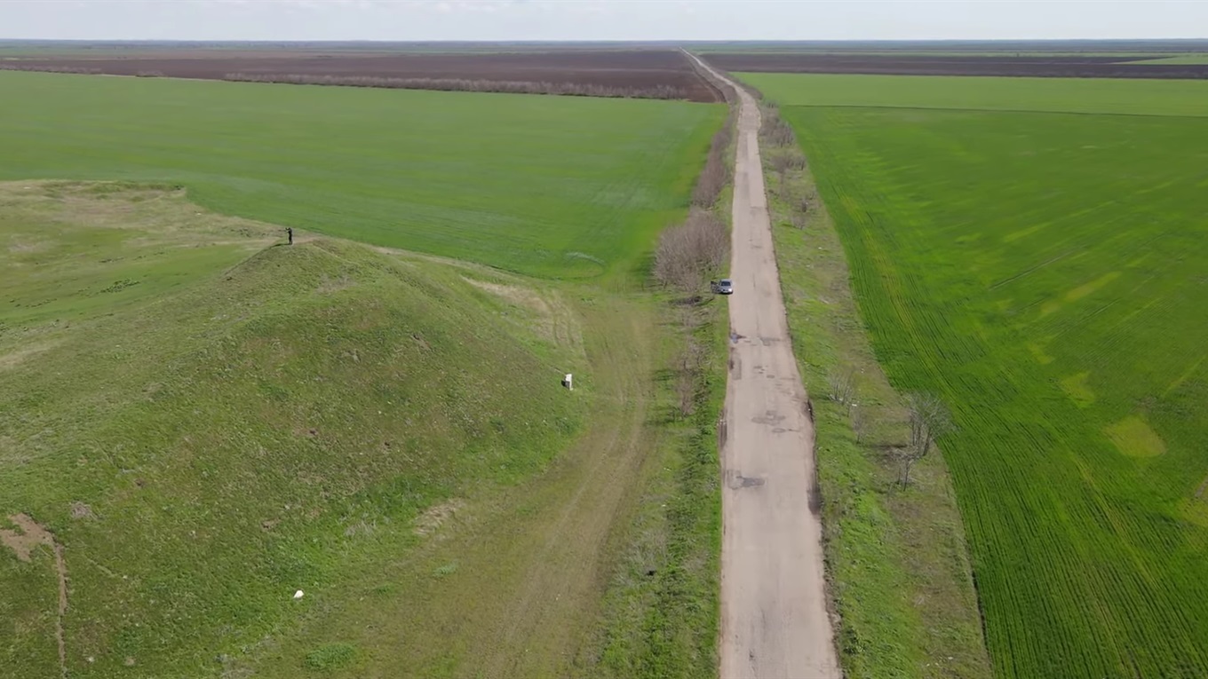 Вражаючі кадри царського кургану Огуз: відео відзняв мелітопольський блогер Дмитро Антифеєв