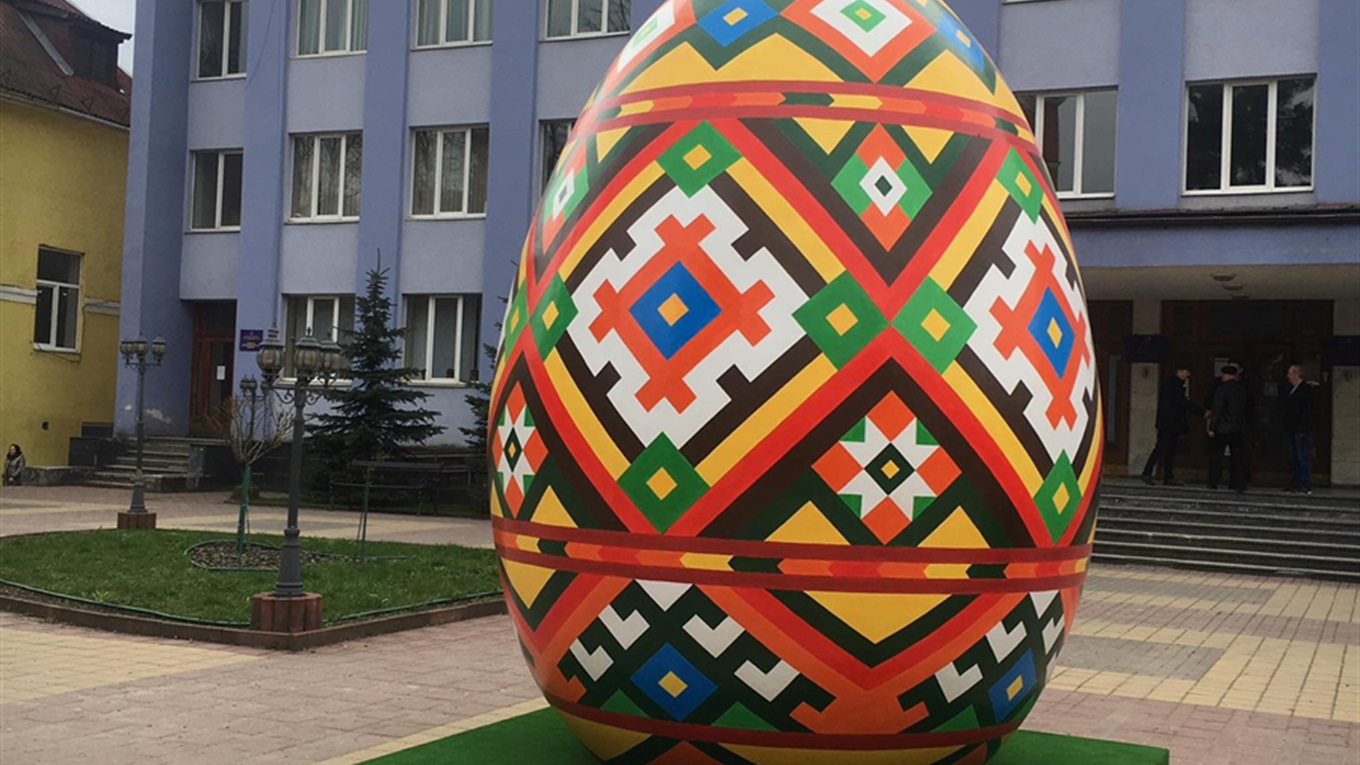 Історія рахівської писанки: все про творця, замовника й майстра