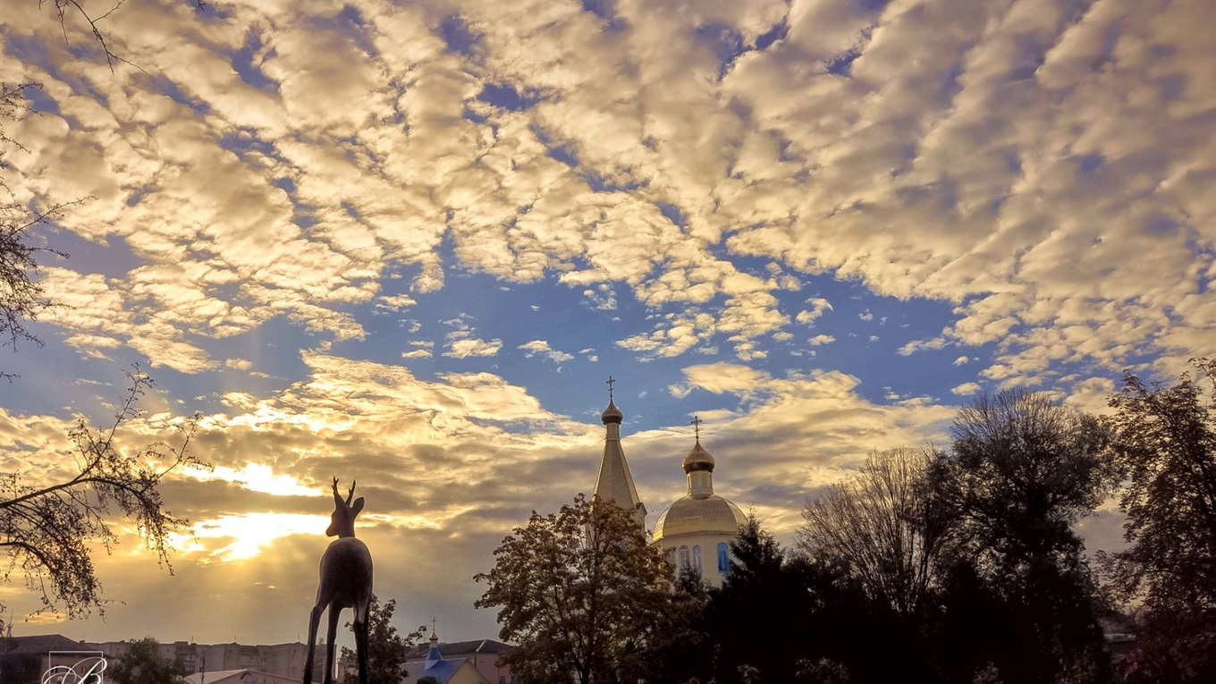 Які свята будуть після Великодня: православний календар на травень