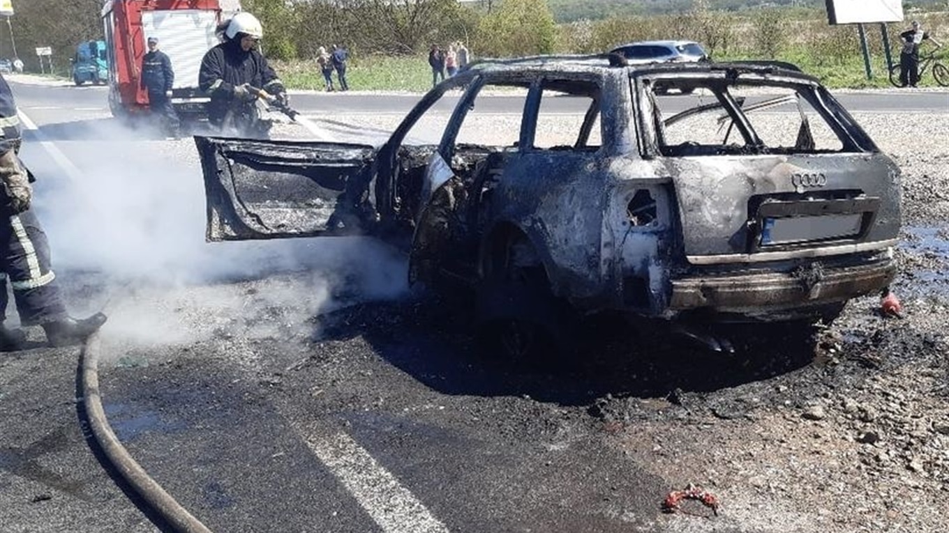 На вулиці Івано-Франківська у Калуші згорів автомобіль