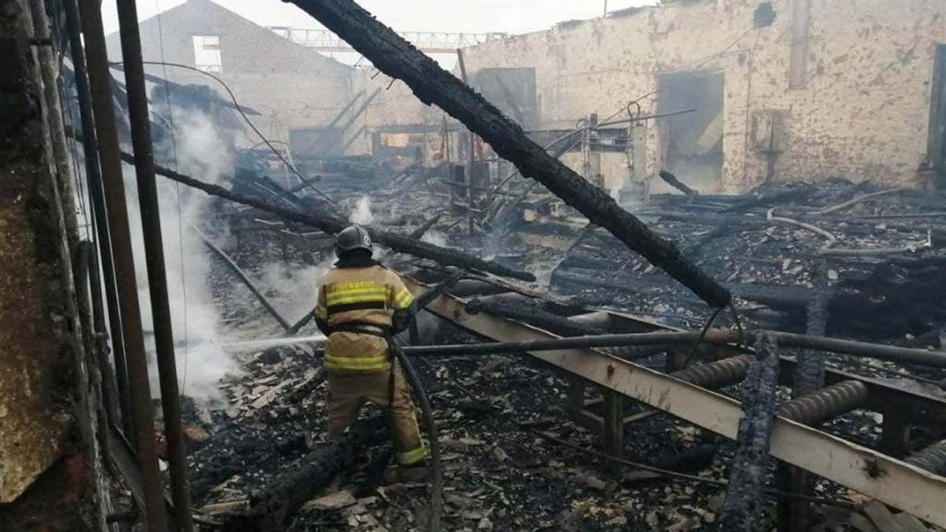У Корюківці горіло деревообробне підприємство «Ванеса». Гасили корюківські й менські вогнеборці