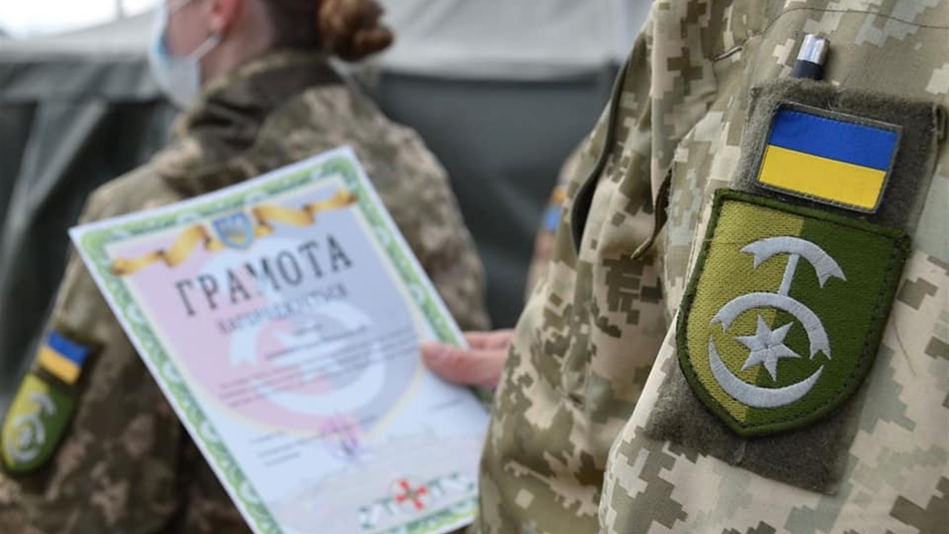 Провели день в польових умовах: як вітали новоградських піхотинців з професійним святом
