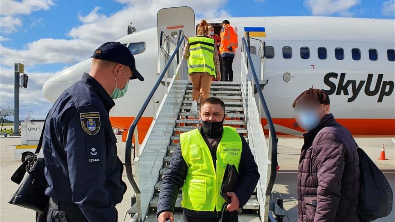 Міграційна поліція витворили злочинця, який нещодавно звільнився із Вознесенської колонії