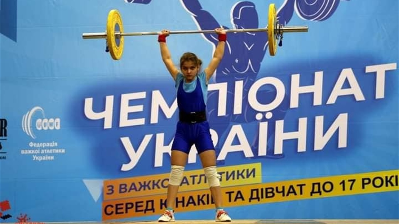 Попаснянка София Наумова стала чемпионкой Украины по тяжелой атлетике