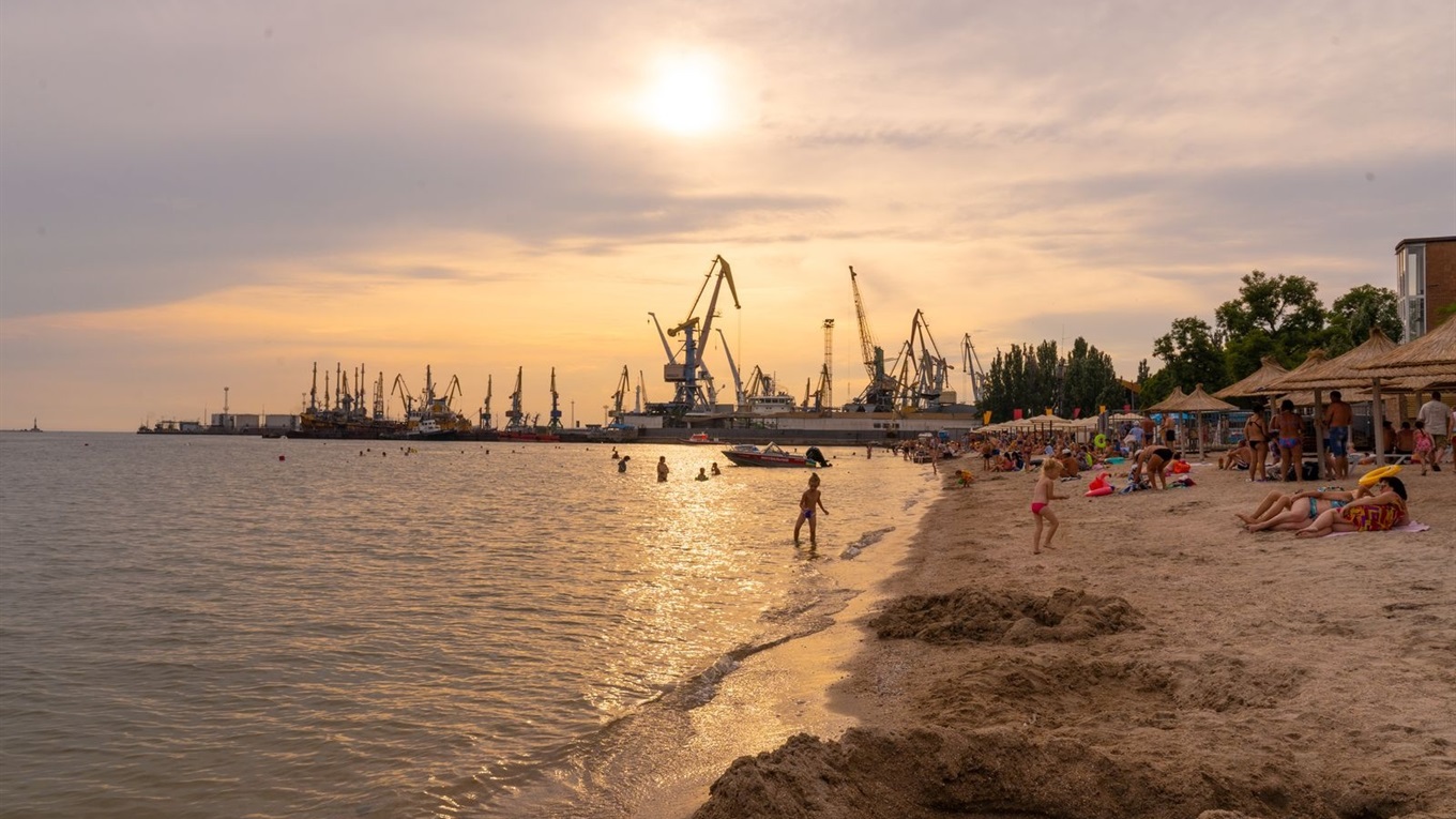 Влітку щодня курсуватиме потяг зі Львова в Бердянськ