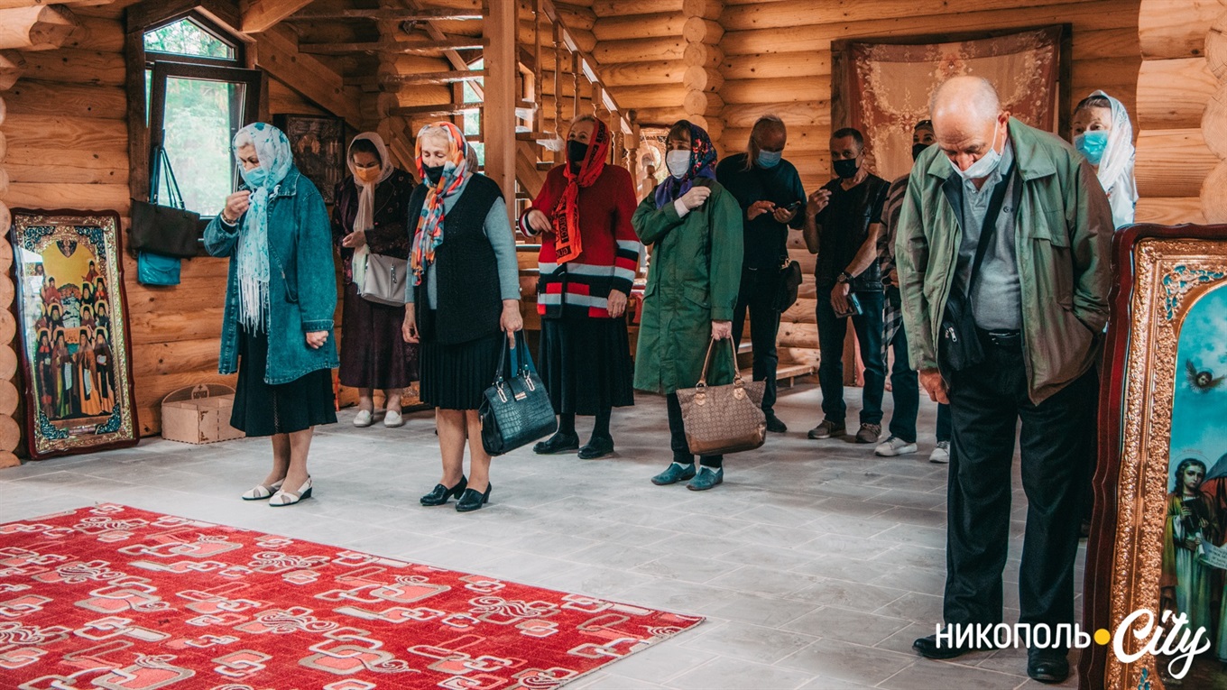 В Нікополі у храмі Петра Калнишевського відбулася Перша Божественна Літургія