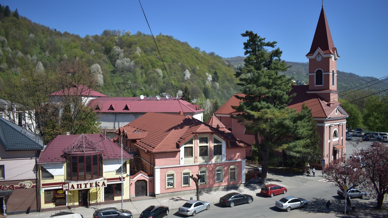 Наскільки ви любите рідне місто та район? Викривальний тест від Рахів.City