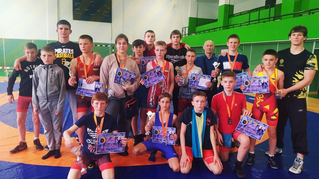 Спортивні вихідні: Лозова приймала юних борців з усієї України