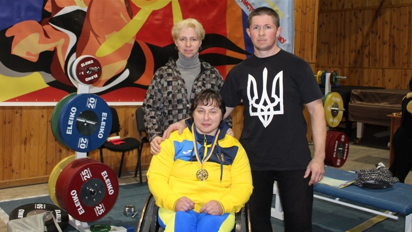 Попаснянка Наталья Олейник победила на соревнованиях Кубка мира по парапауерлифтингу