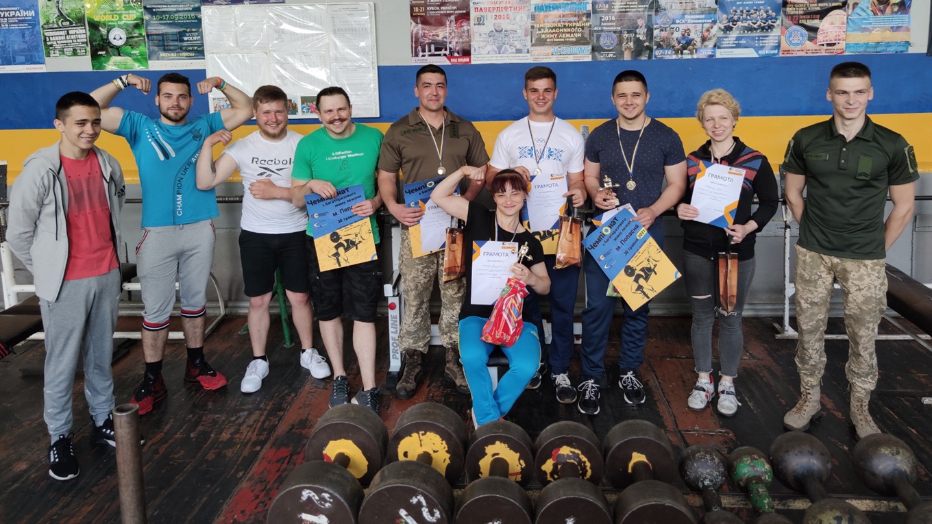 У Попасній пройшли змагання з багатоповторного жиму лежачи
