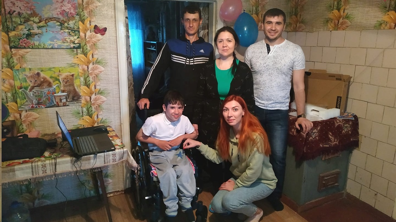 У Добропіллі волонтери зібрали кошти, щоб зробити подарунок хлопчику з інвалідністю