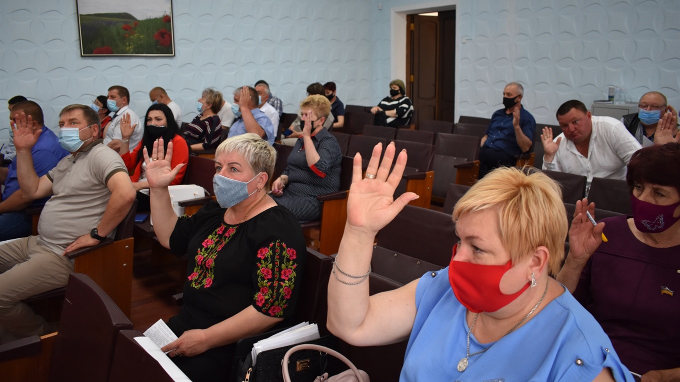Сесія Нижньосірогозької селищної ради: голосували за коригування бюджету, майно і земельні питання