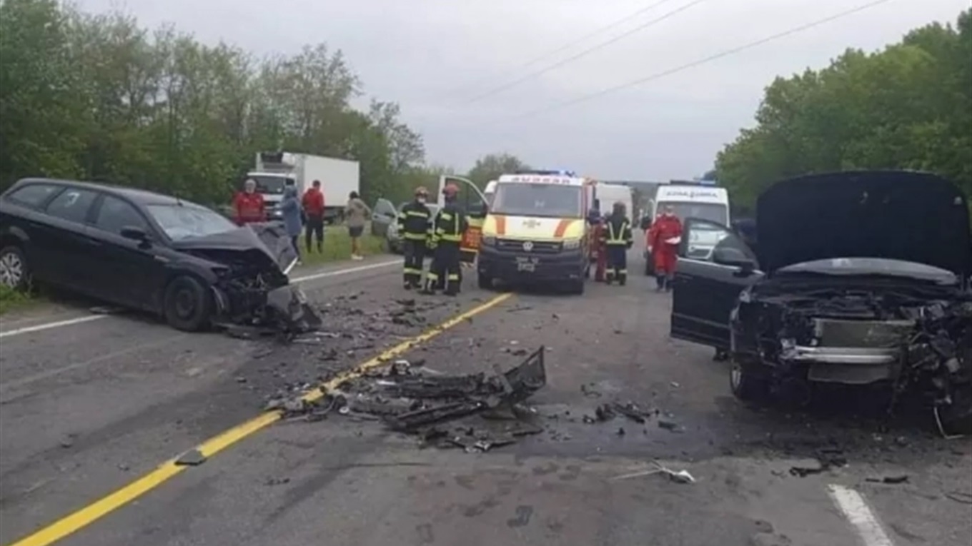 ДТП на трасі Хмельницький - Старокостянтинів: 3 постраждалих з міста