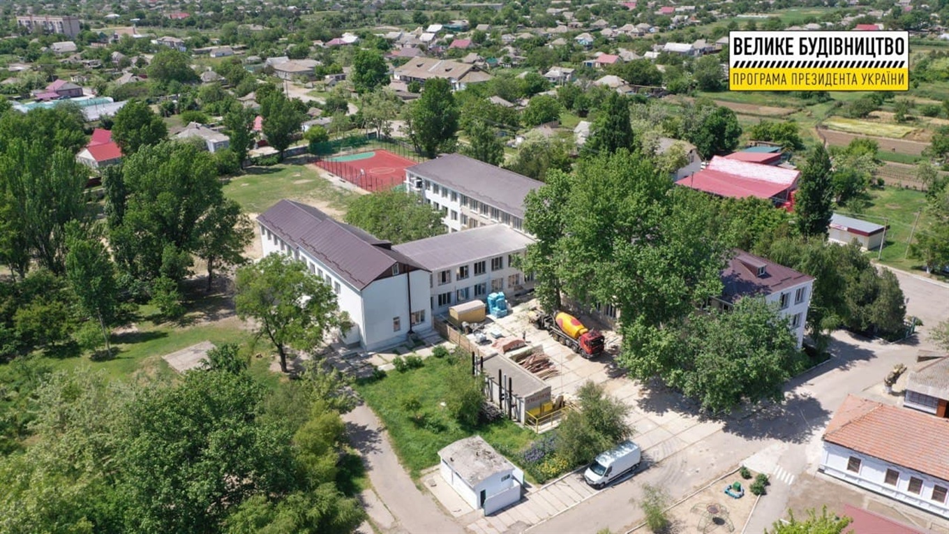 Капітальний ремонт покрівлі та класів: в Скадовському районі ремонтують школу