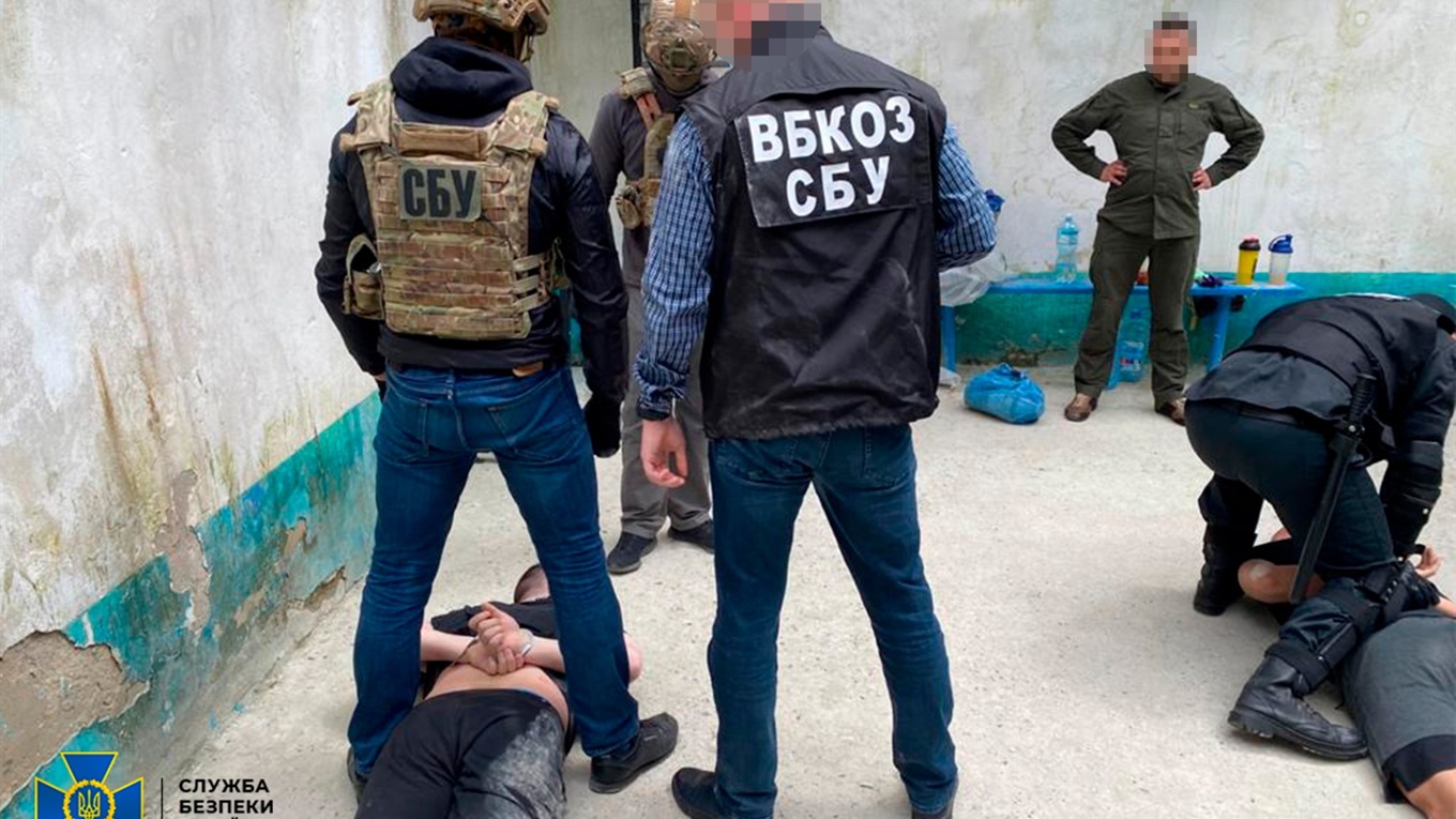 СБУ викрила на Калущині організоване угруповання на масштабному виготовленні та збуті амфетаміну