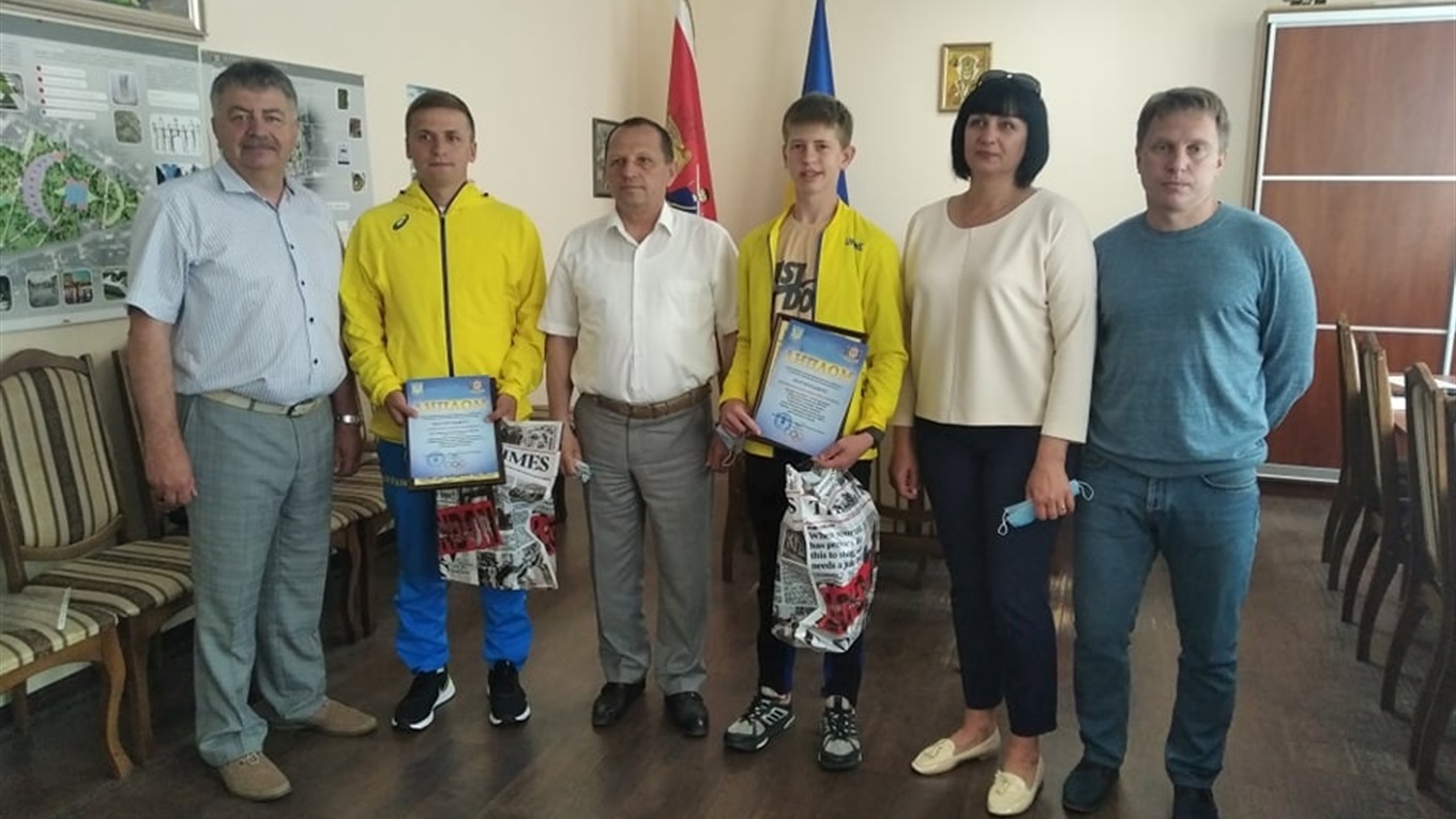 Міська влада нагородила старокостянтинівського спортсмена, який побив національний рекорд України
