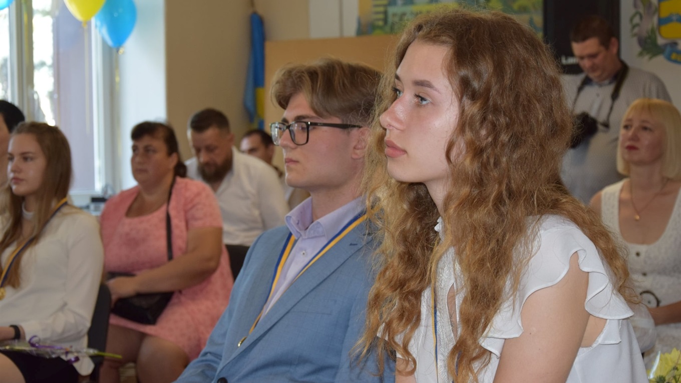 Скільки медалістів цьогоріч серед волноваських випускників: фото