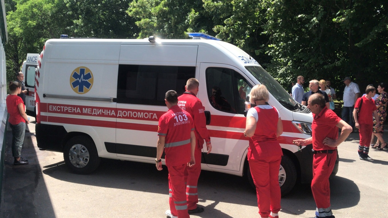 Ржищівський пункт екстреної медичної допомоги отримав новий автомобіль