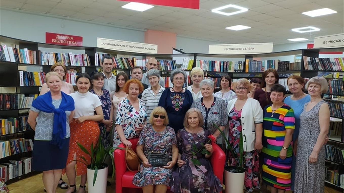 «СвітлоТінь» Валентини Корнійчук: калуська поетеса презентувала другу збірку поезій