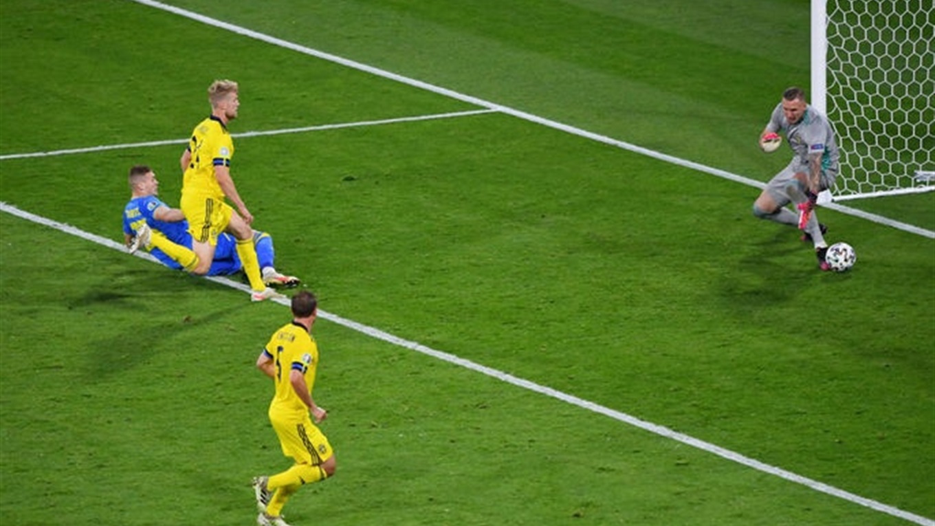 Українська збірна з футболу перемогла Швецію і вперше вийшла до 1/4 фіналу чемпіонату Європи
