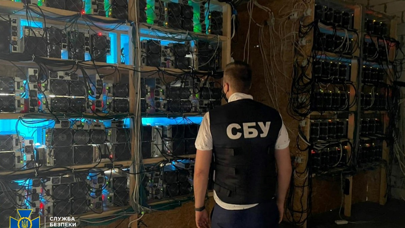 На Чернігівщині працювала криптоферма, через яку без світла і води могла залишитися частина області