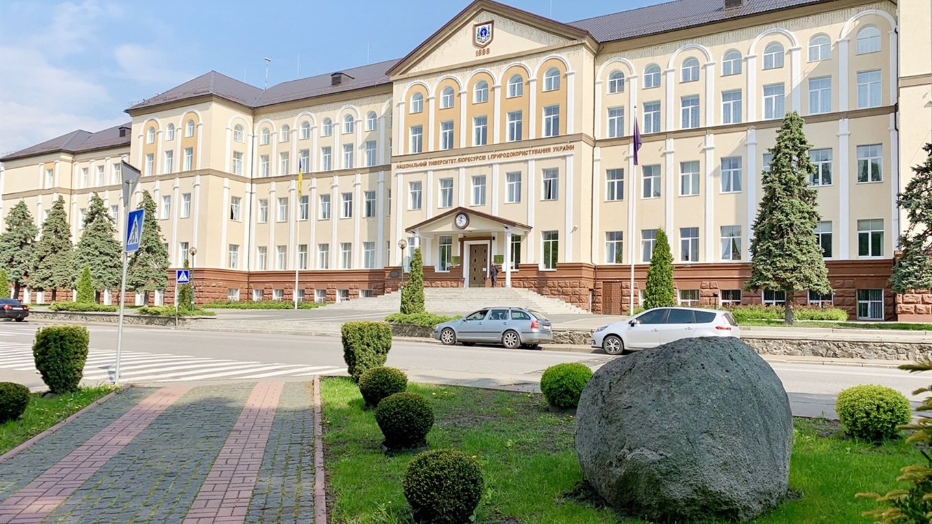 Ринок землі відкрито: які фахівці на цьому зароблять