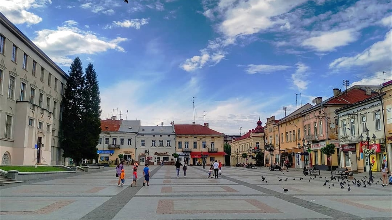 Кава з сіллю, пам’ятник Бандері й церква Святого Юра: що знають про Дрогобич жителі інших міст
